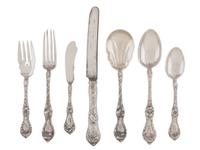 A Reed and Barton 'Le Cinq Fleurs' Silver Flatware Service