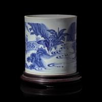 A Large Chinese Blue and White Porcelain Brush Pot, Bitong , Transitional Period, 17th Century 明末清初過渡期 青花人物故事圖筆筒