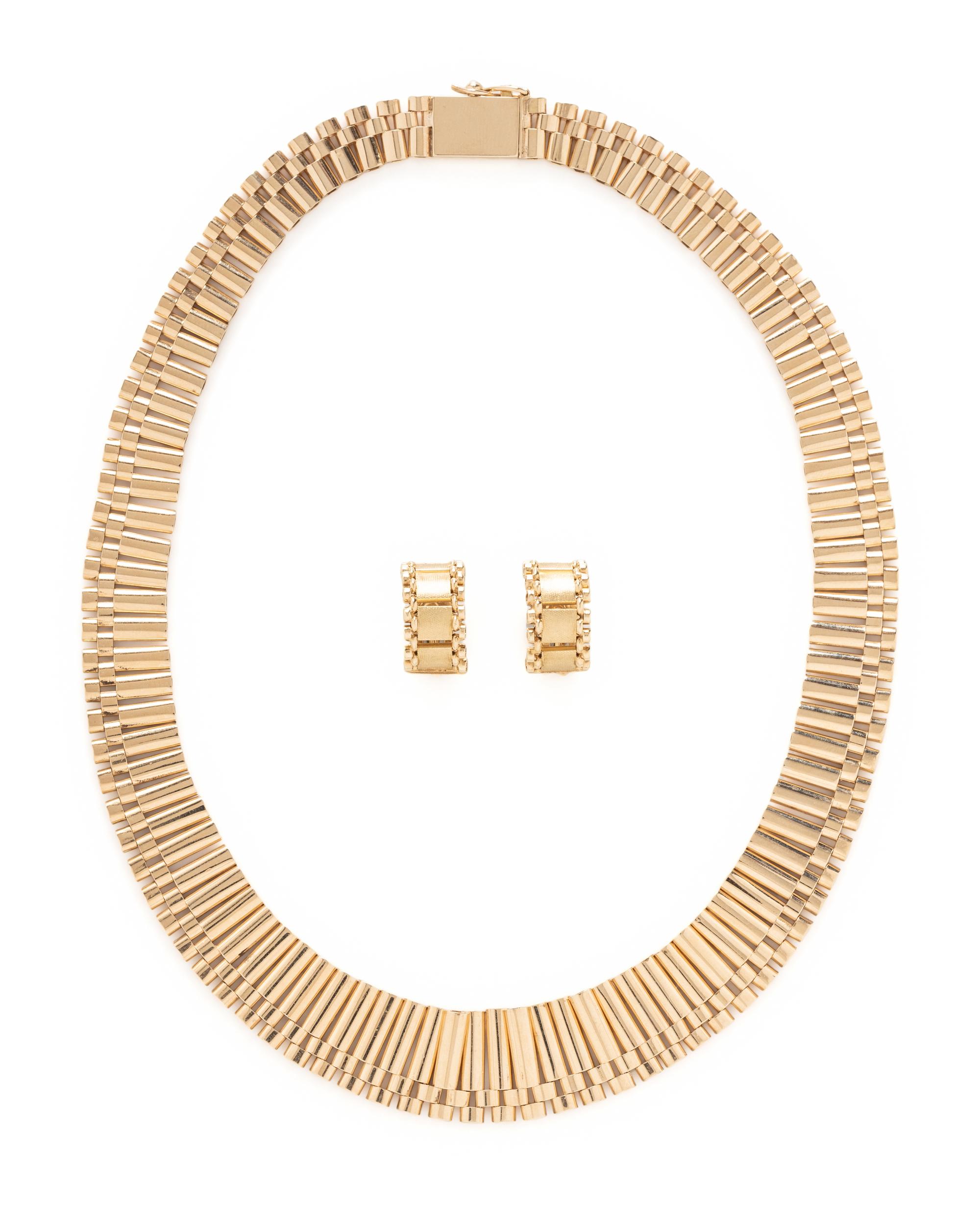YELLOW GOLD NECKLACE AND CLIP EARRINGS