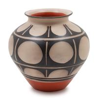 Santo Domingo Black and Tan Vase