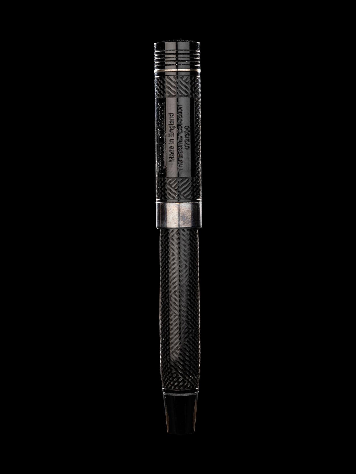Conway Stewart: Churchill-Ebonite and Silver Trim Limited Edition Fountain Pen and Ink Set