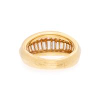 YELLOW GOLD AND DIAMOND RING