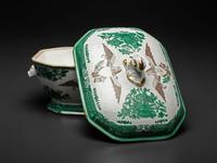 Four Chinese Export Green Fitzhugh Porcelain Articles for the American Market