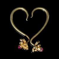 A Pair of Chinese Ruby Inset Gold 'Clove' Earrings, Dingxiang, Ming Dynasty 明 嵌紅寶花頭金丁香一對