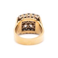 YELLOW GOLD AND DIAMOND RING