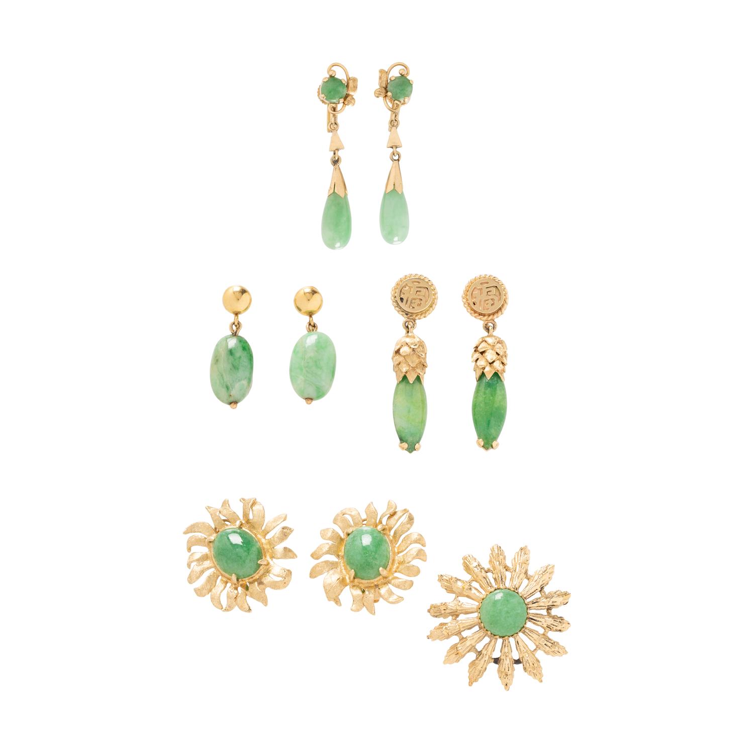 COLLECTION OF YELLOW GOLD AND JADE JEWELRY