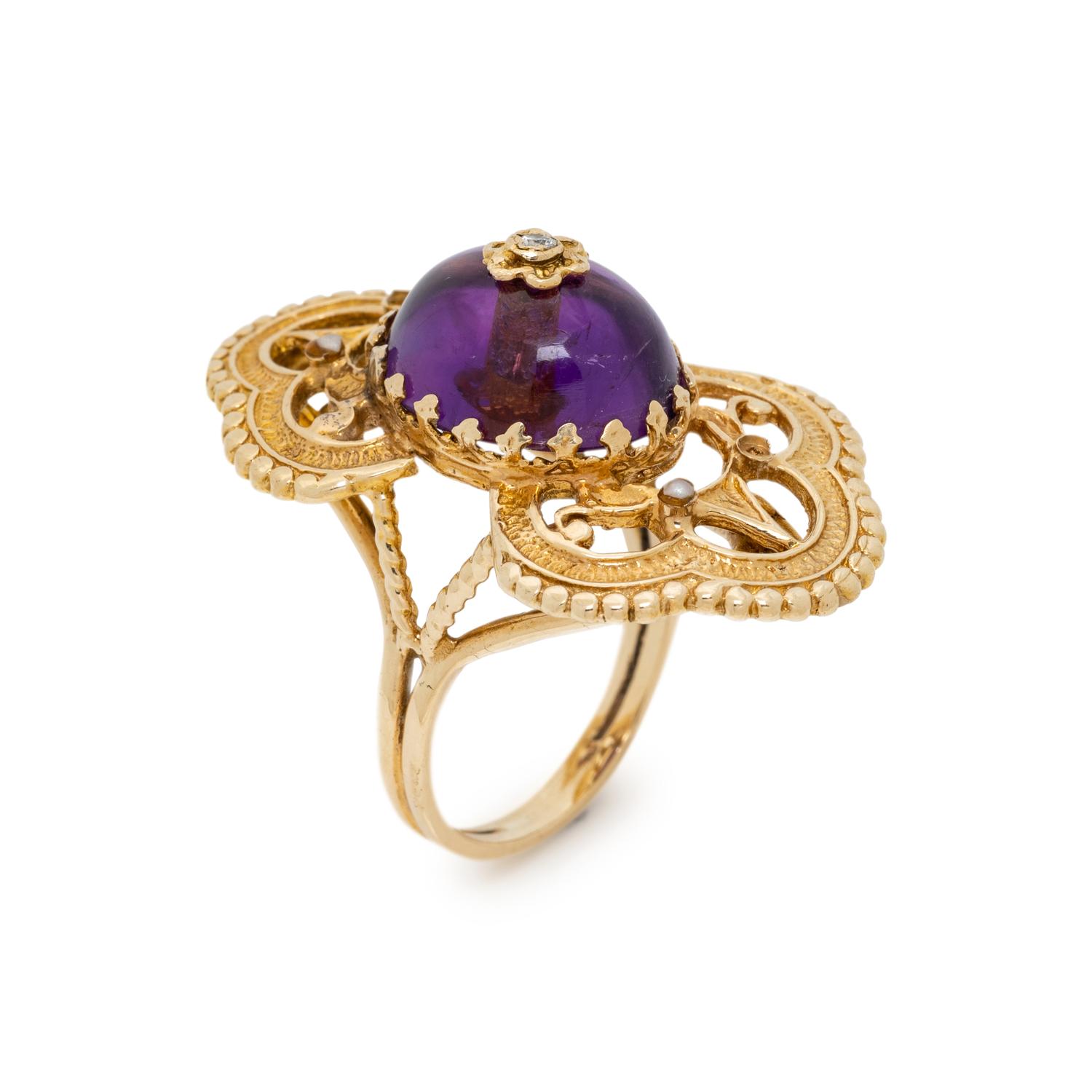 YELLOW GOLD, AMETHYST AND DIAMOND RING