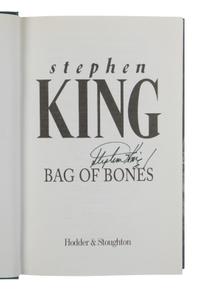 KING, Stephen (b.1947). Bag of Bones . London: Hodder & Stoughton, 1998.