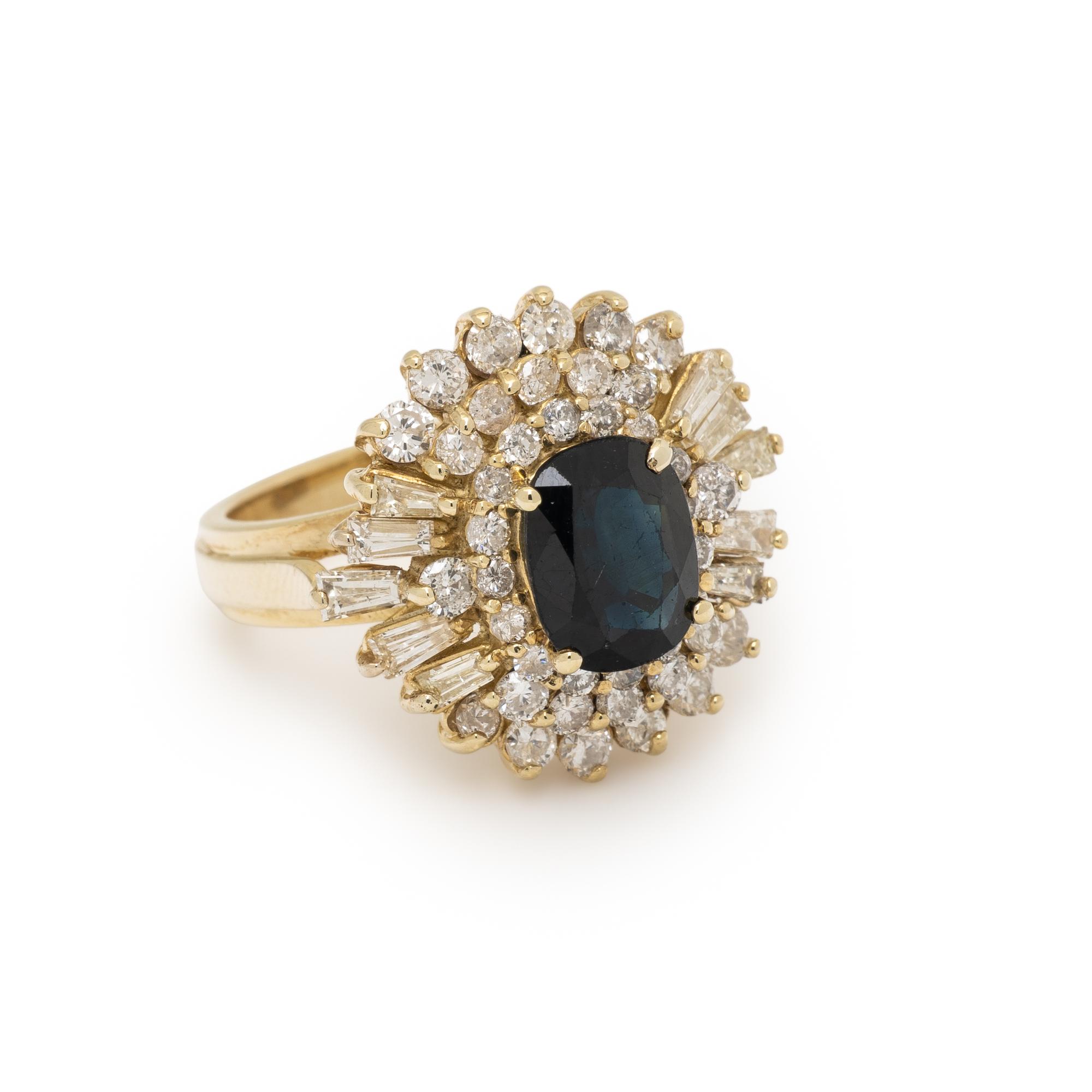 SAPPHIRE AND DIAMOND RING