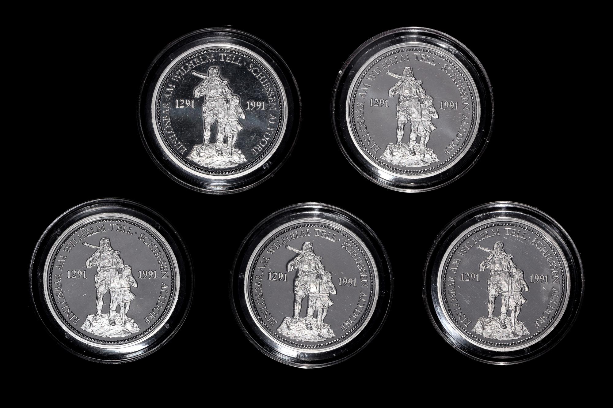 *A Group of Five Swiss Confederation 1986 William Tell 1 oz. Platinum Rounds