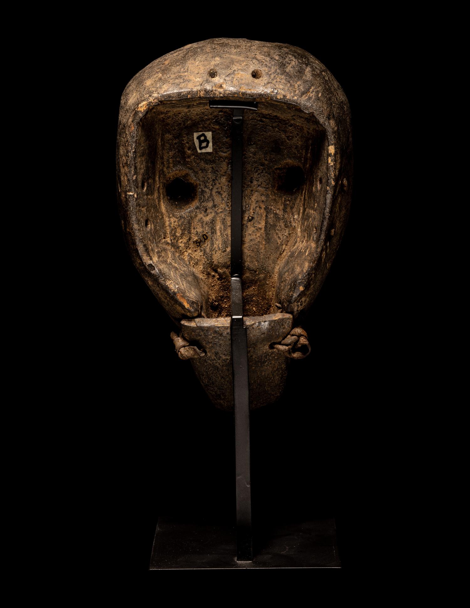 A Dan-Guere Wobe Wood Mask