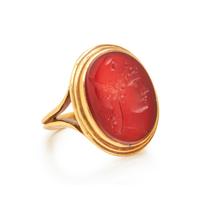 YELLOW GOLD AND CARVED CARNELIAN INTAGLIO RING