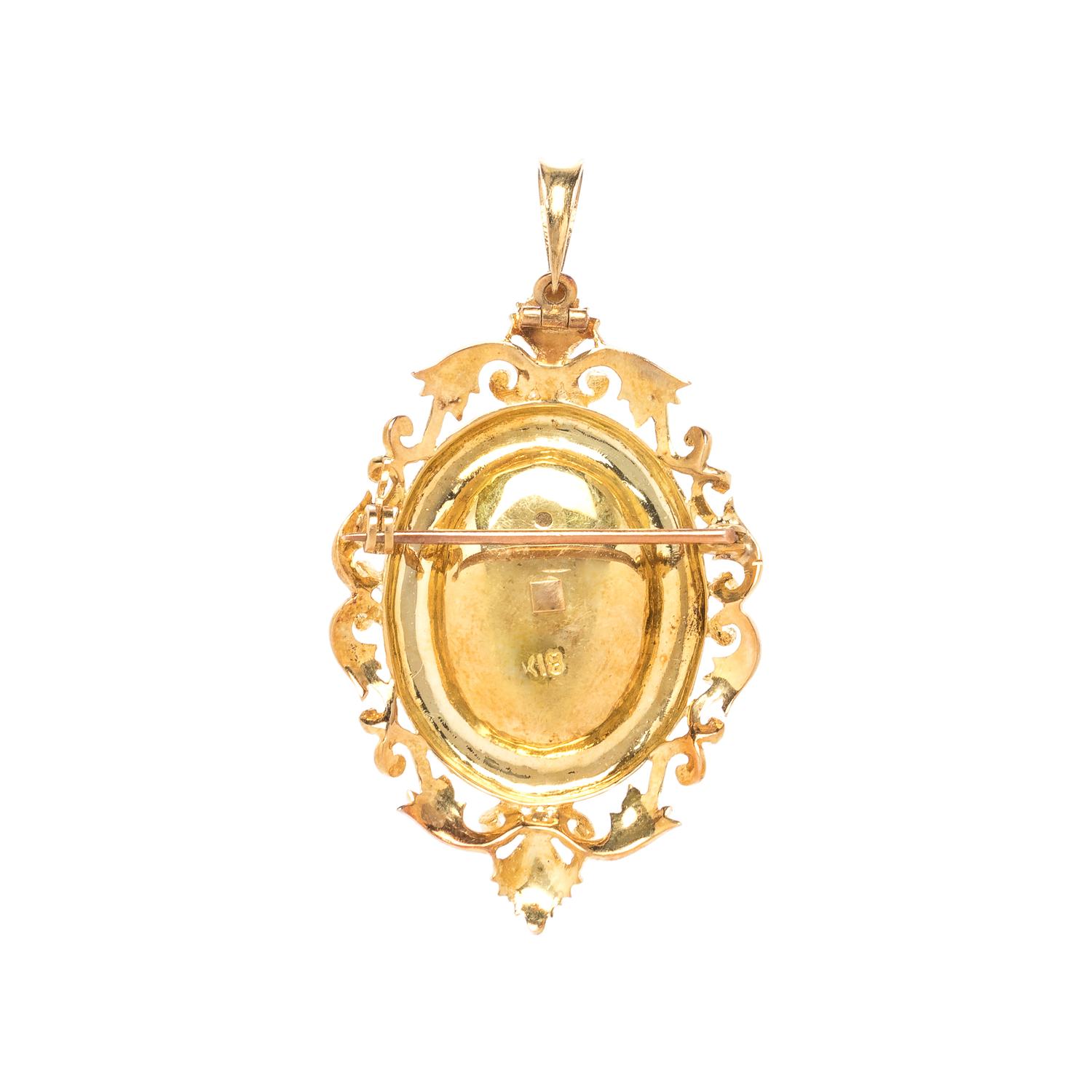 YELLOW GOLD, EMERALD AND DIAMOND PENDANT/BROOCH