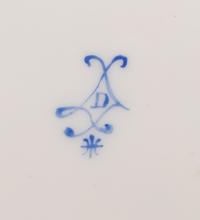 Two Vincennes Bleu Céleste Ribbon Decorated Porcelain Plates ( Assiettes 'à Guirlandes' )