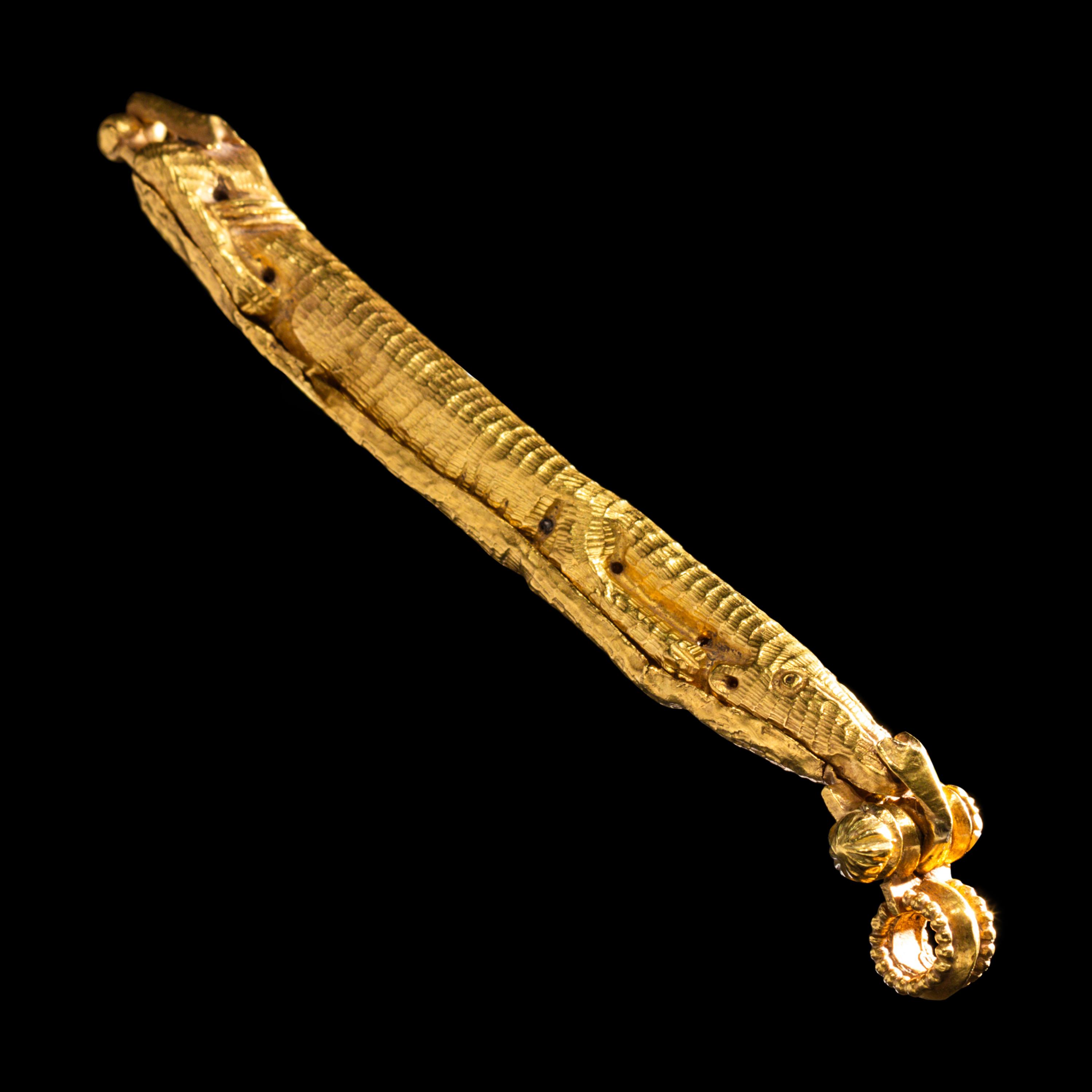 A Byzantine Gold Clasp Pendant