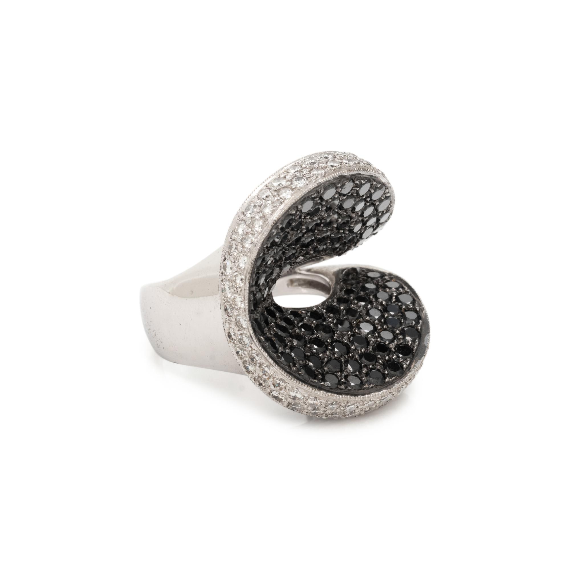 DIAMOND AND BLACK DIAMOND RING