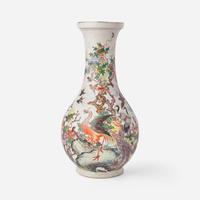 A large Chinese famille rose-decorated vase 粉彩大瓶 Late 20th century ?????