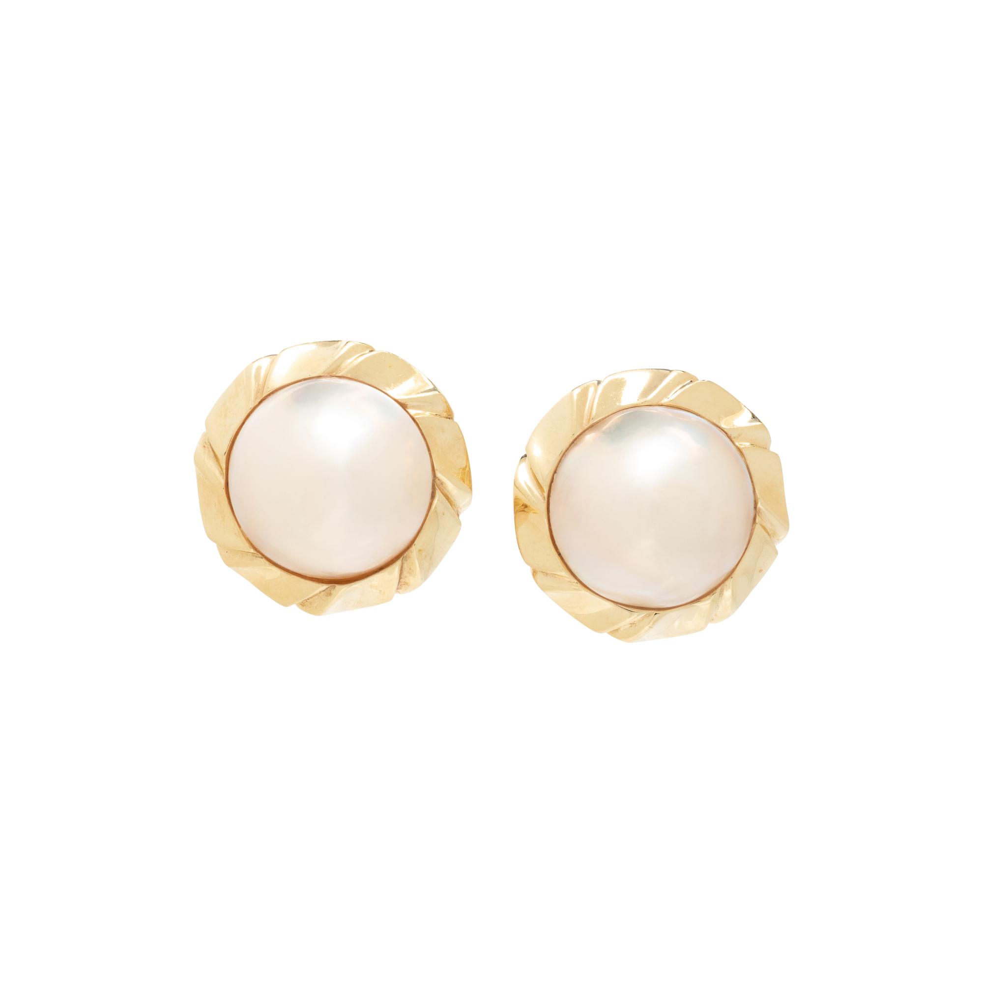 YELLOW GOLD AND MABE PEARL EARCLIPS