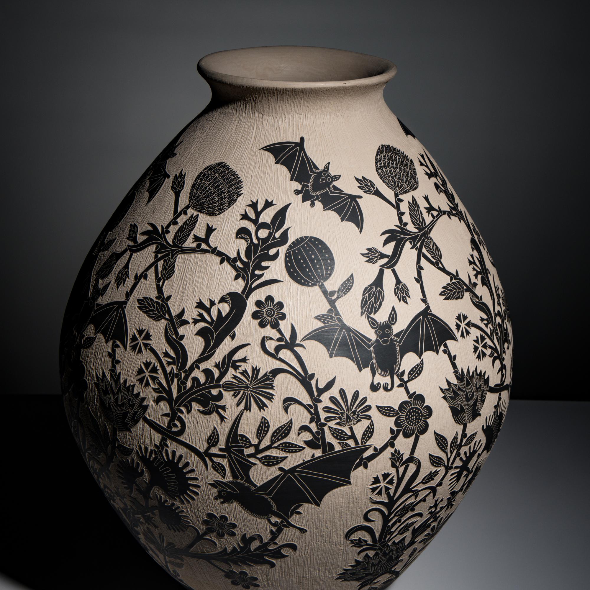 Adrian Corona Trillo (Mata Ortiz, b. 1987) — Large Black-on-Cream Pottery Jar, with Bats