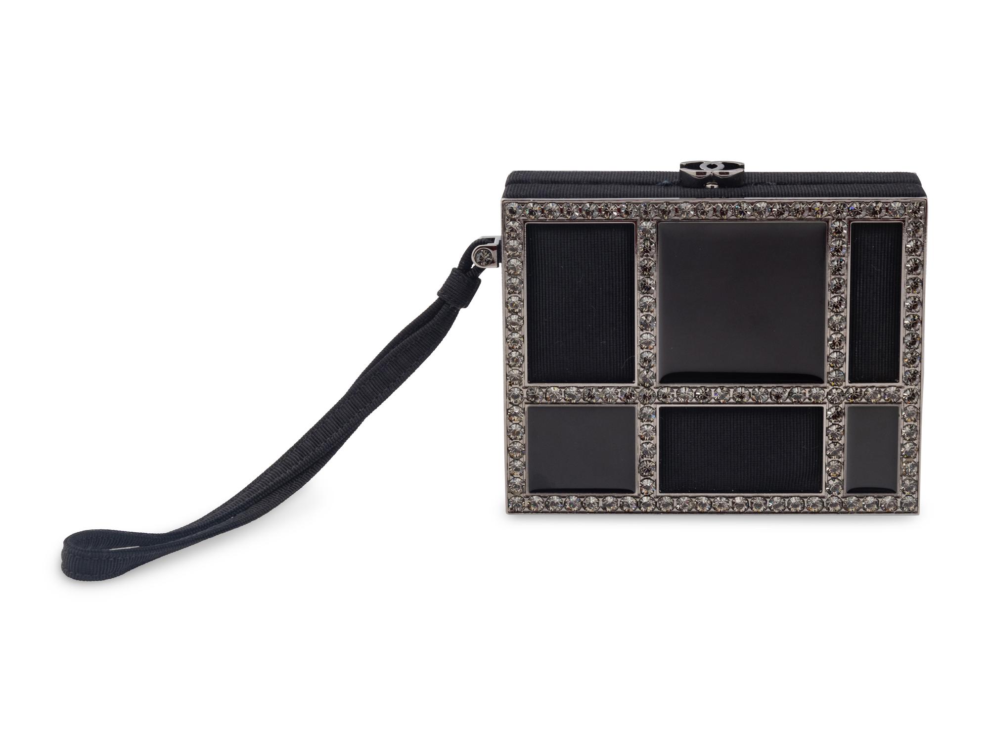 CHANEL, MINAUDIÈRE BOX CLUTCH