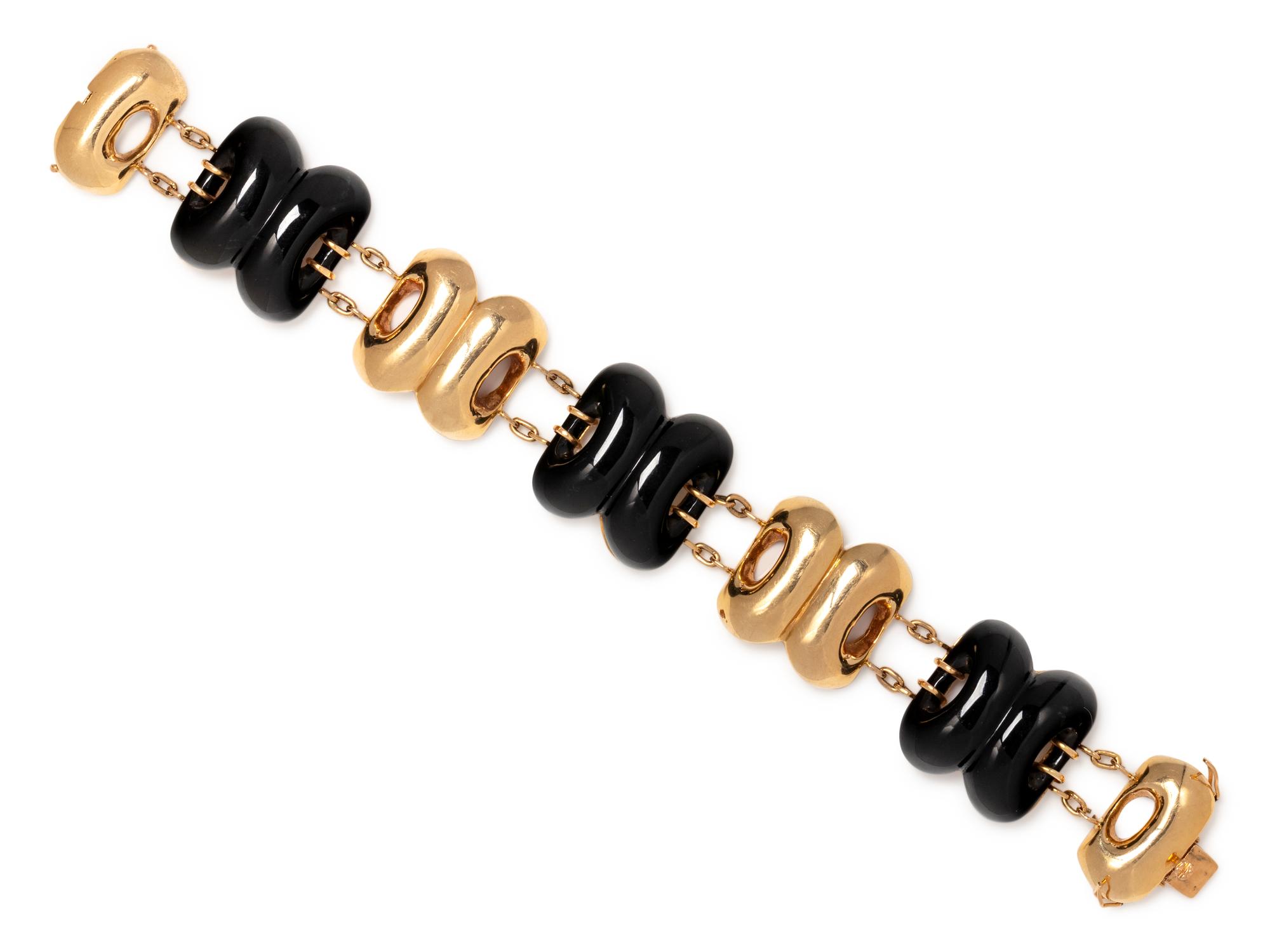 YELLOW GOLD AND ONYX BRACELET