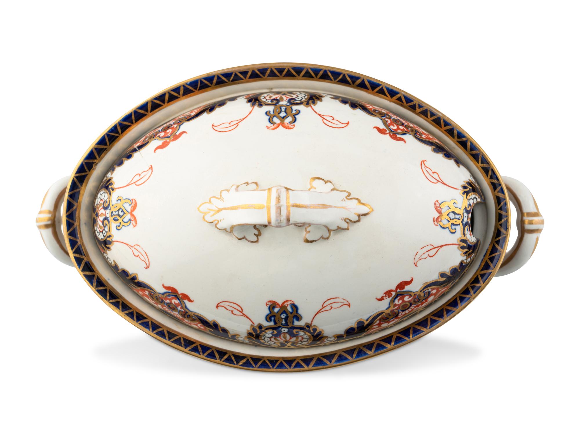 A Royal Crown Derby Porcelain Dinner Service