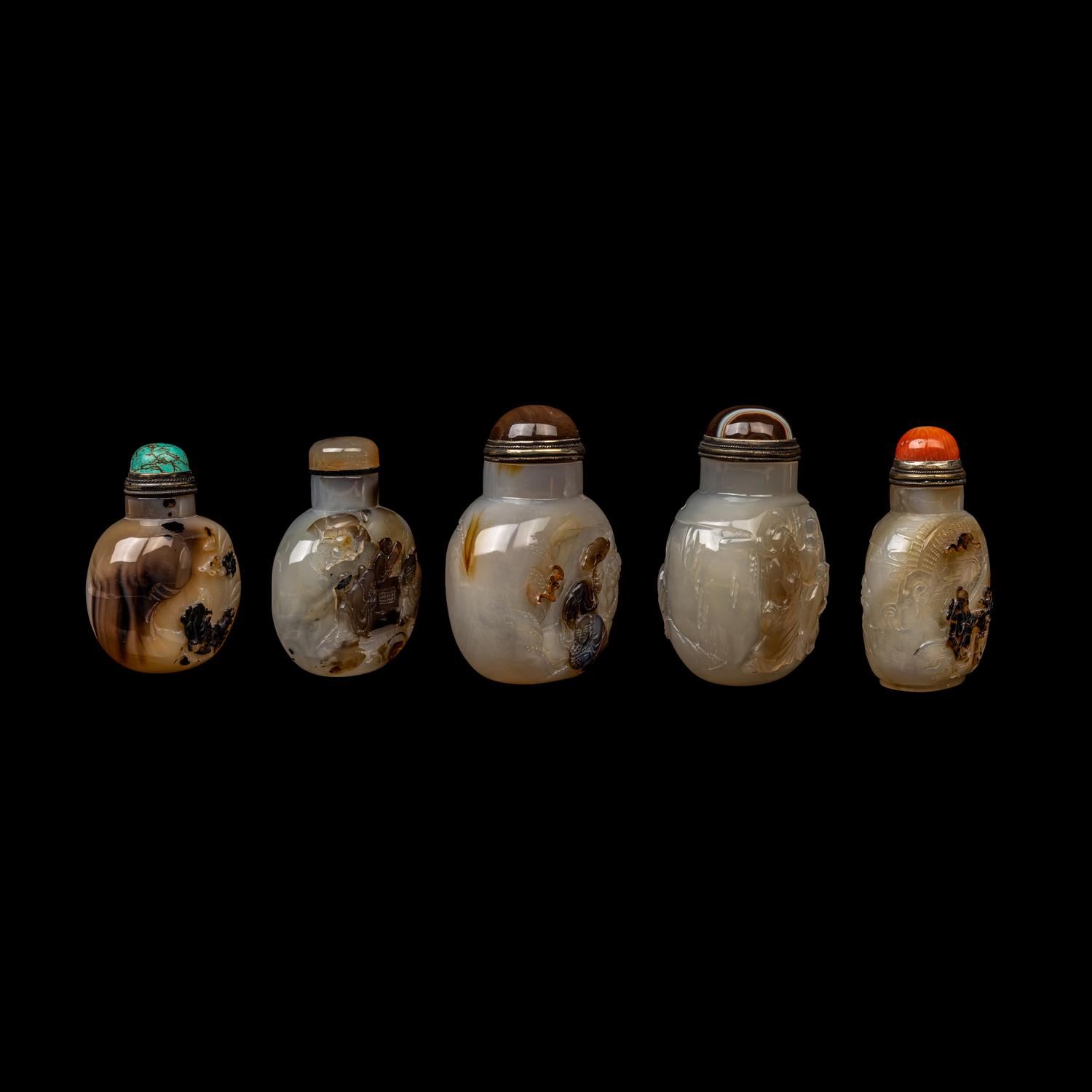 Five Chinese Silhouette Agate Snuff Bottles, 20th Century 近代 瑪瑙巧雕鼻烟壺五支