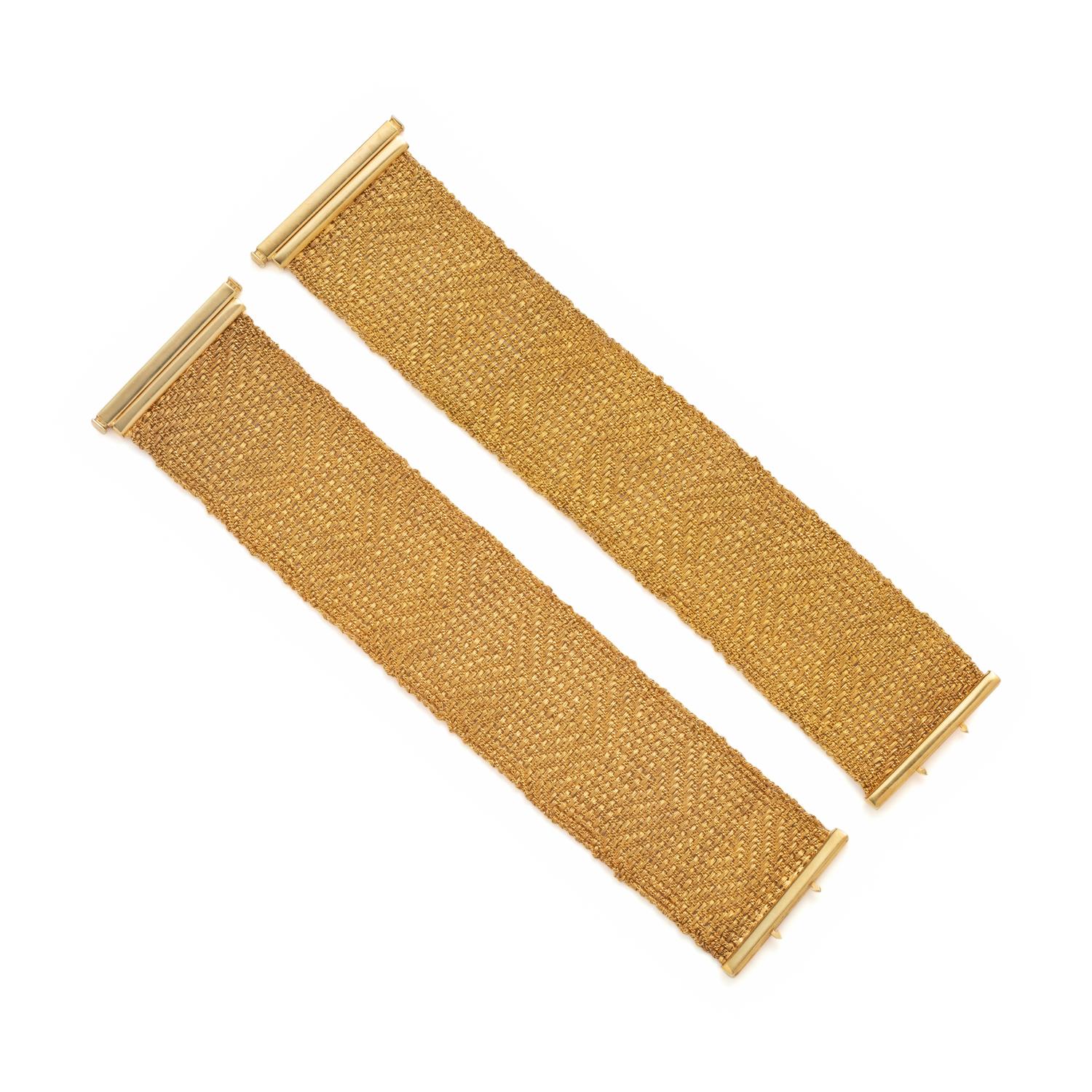 PAIR OF YELLOW GOLD BRACELETS