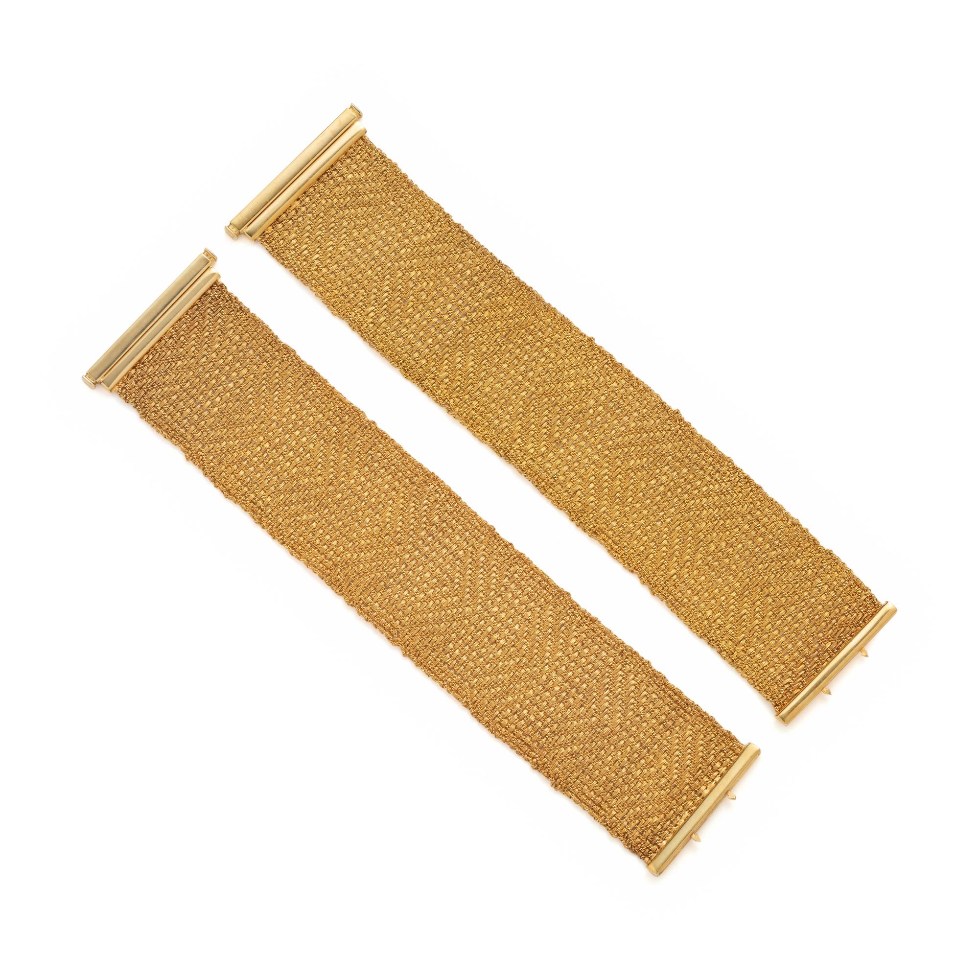 PAIR OF YELLOW GOLD BRACELETS
