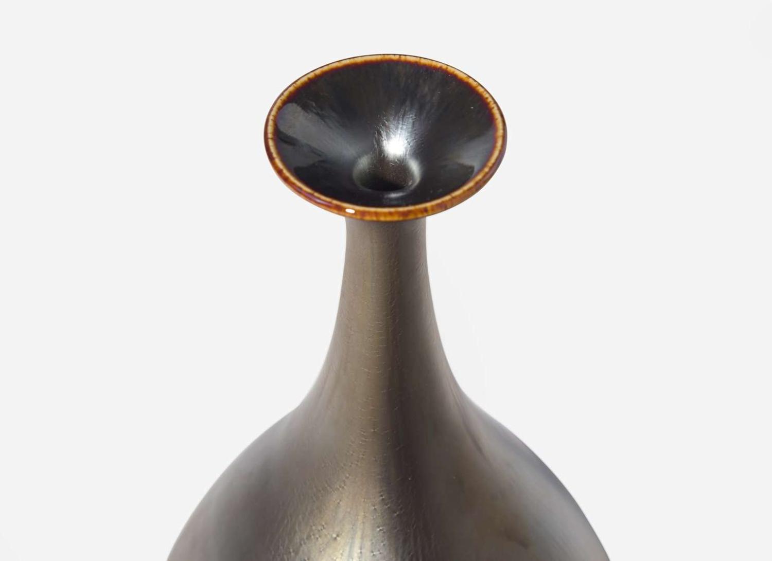 Hideaki Miyamura, Two Vases