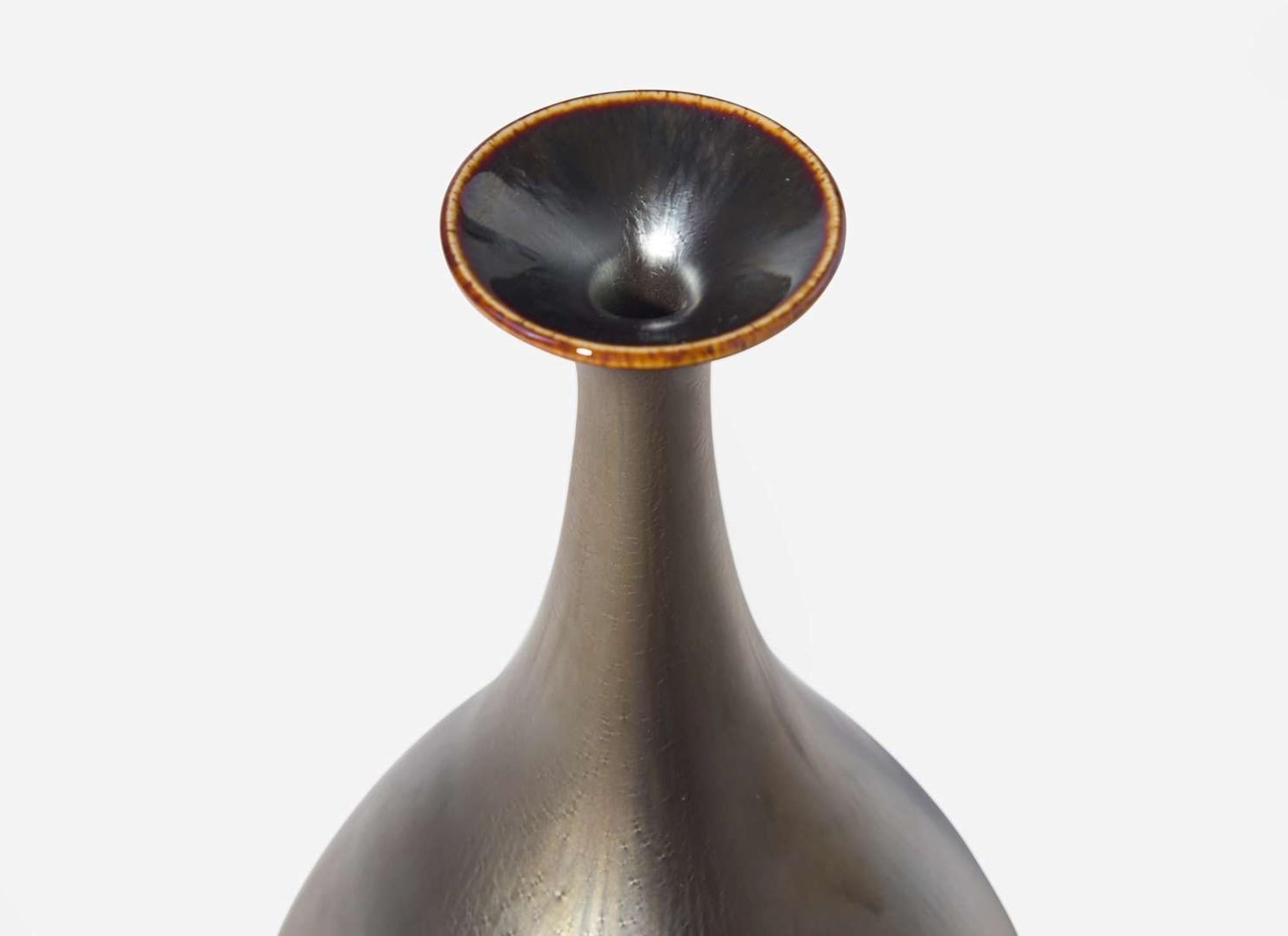 Hideaki Miyamura, Two Vases