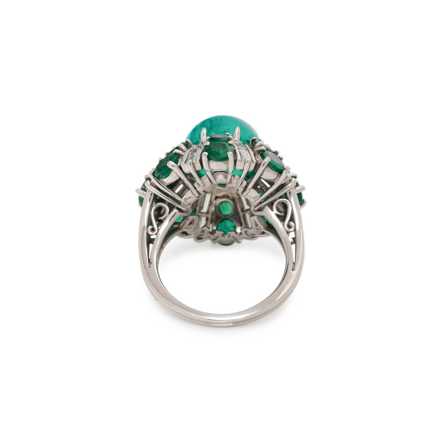 EMERALD AND DIAMOND RING