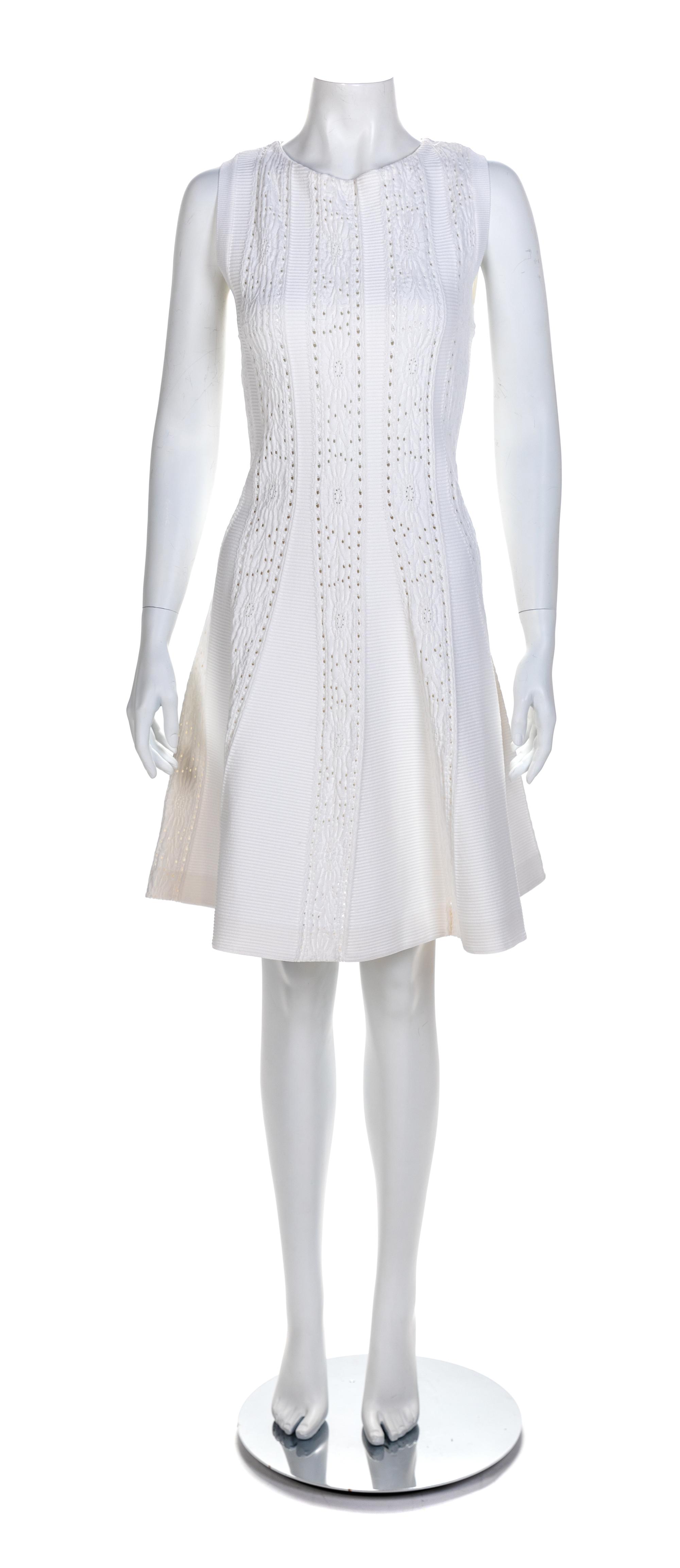 Valentino White Ribbed Dress, 1990-2000s Size label: Large