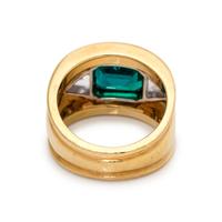 EMERALD AND DIAMOND RING