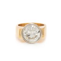 DIAMOND RING