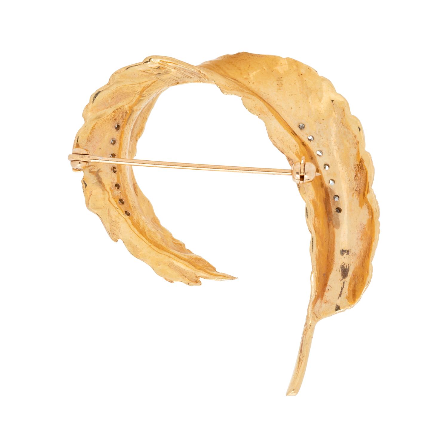 YELLOW GOLD AND DIAMOND FEATHER BROOCH