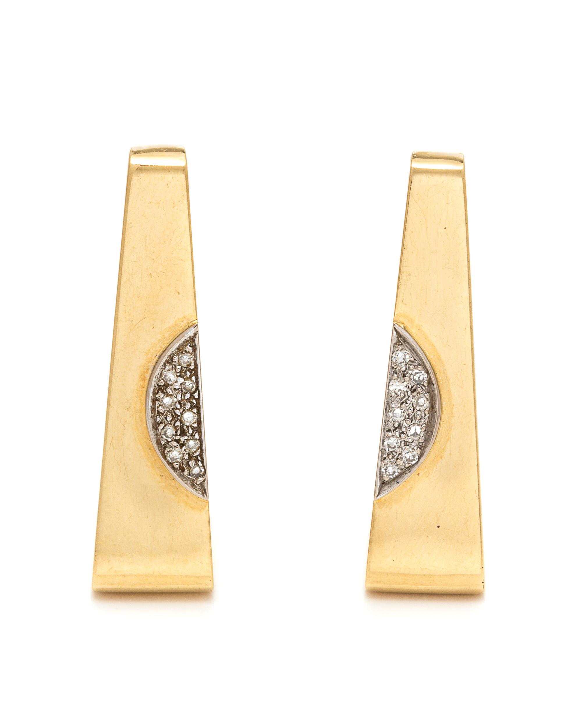 A Pair of Yellow Gold and Diamond Earclips, 6.00 dwts.