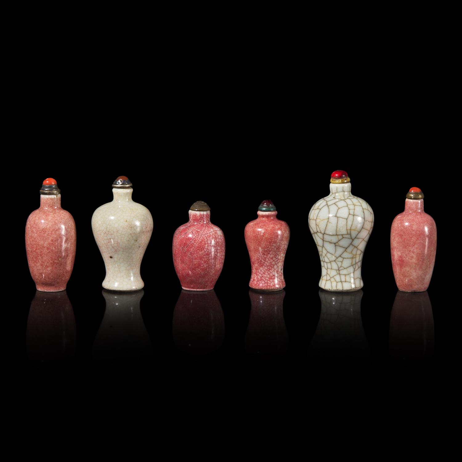 A Group of Six Chinese Porcelain Snuff Bottles 瓷鼻烟壺一組六件