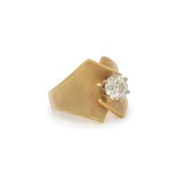 DIAMOND AND YELLOW GOLD RING