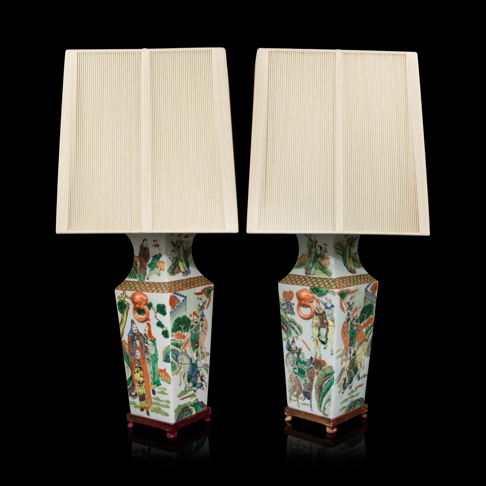 A Pair of Chinese Famille Verte Porcelain Vases, 19th Century 清晚期 五彩人物故事圖方瓶一對