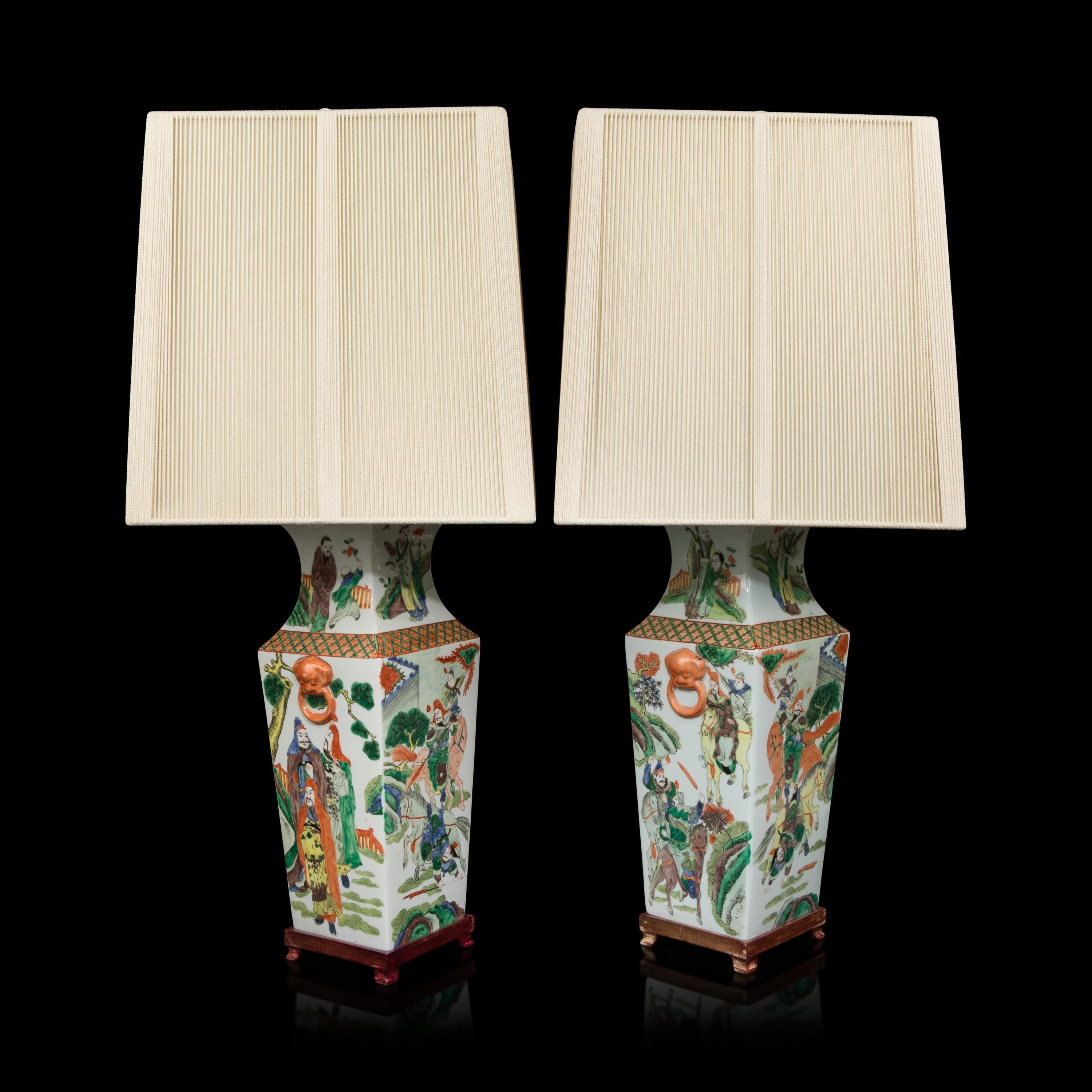 A Pair of Chinese Famille Verte Porcelain Vases, 19th Century 清晚期 五彩人物故事圖方瓶一對