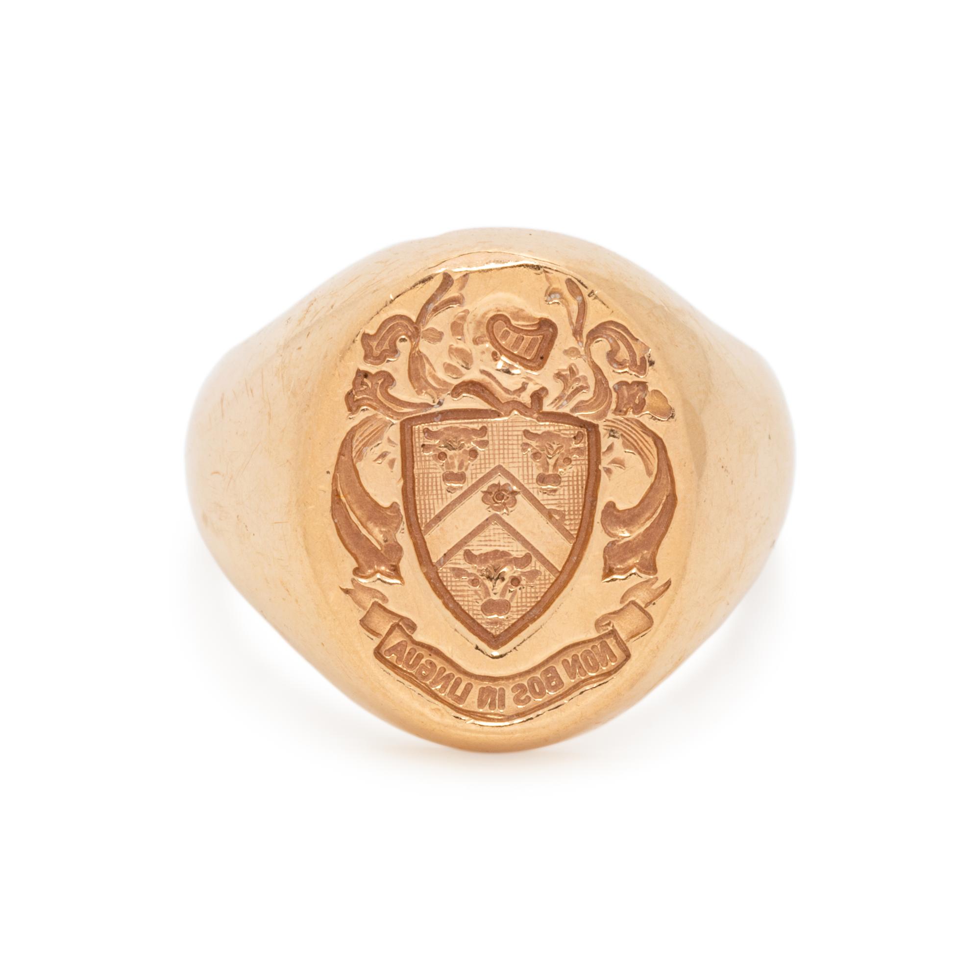 YELLOW GOLD SIGNET RING