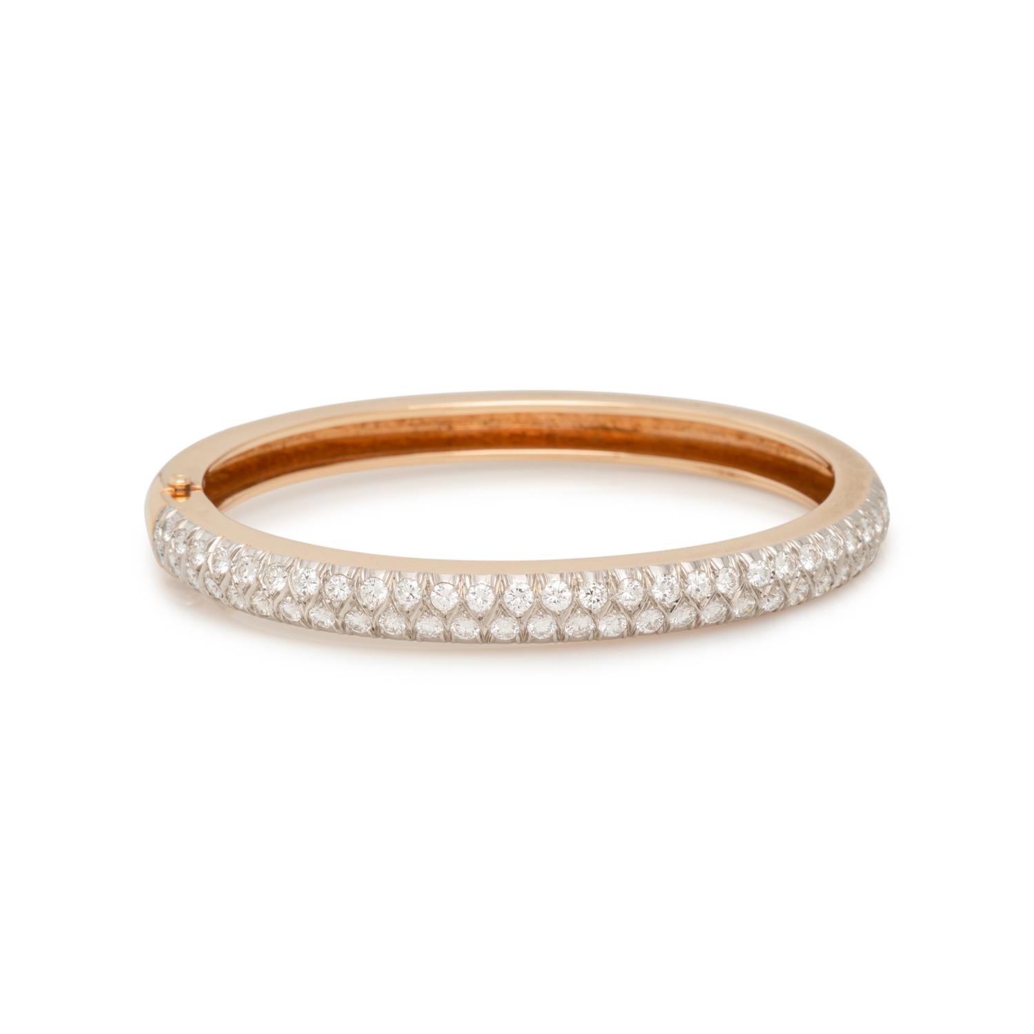 YELLOW GOLD AND DIAMOND BANGLE BRACELET