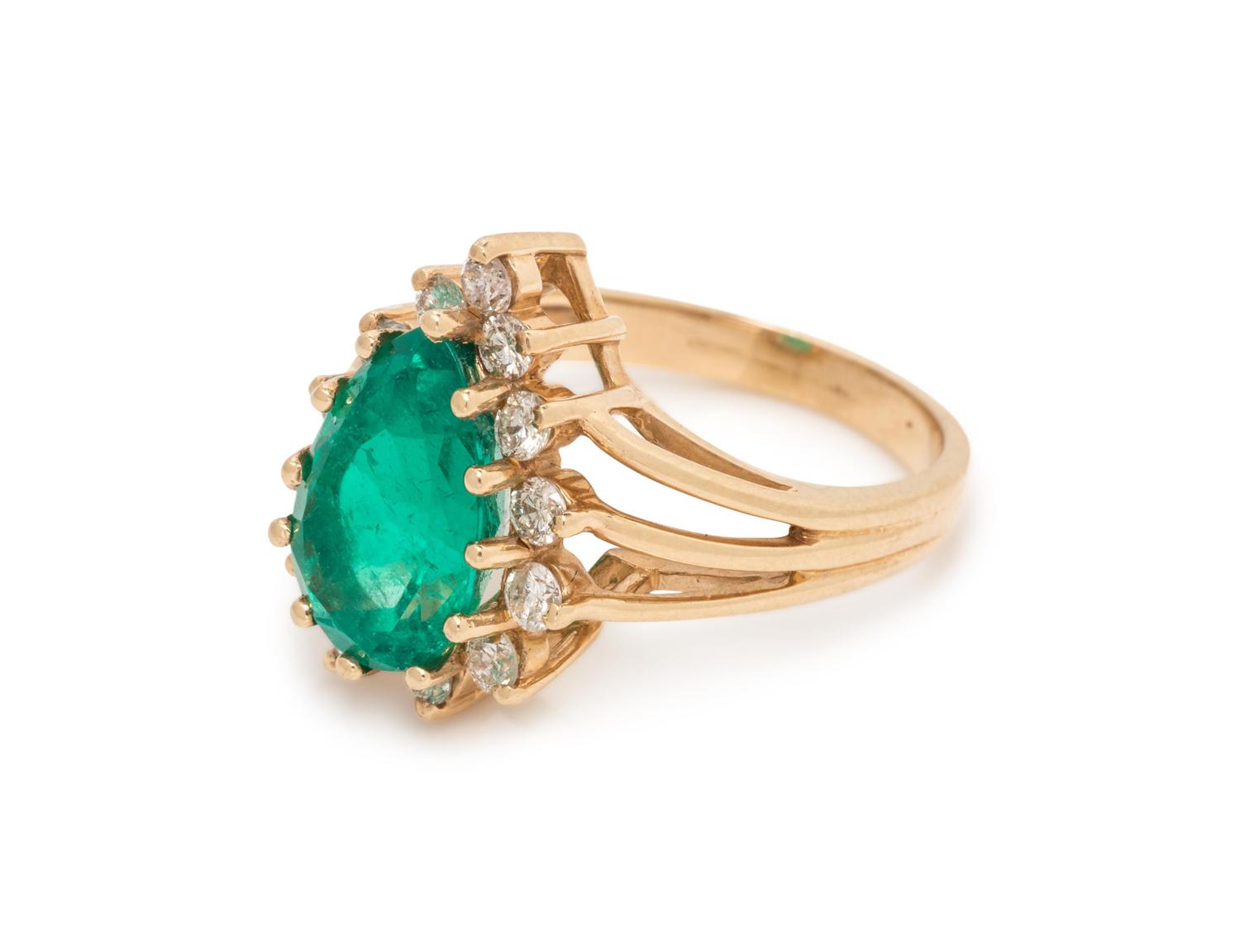 EMERALD AND DIAMOND RING