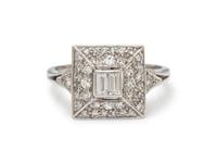 DIAMOND RING