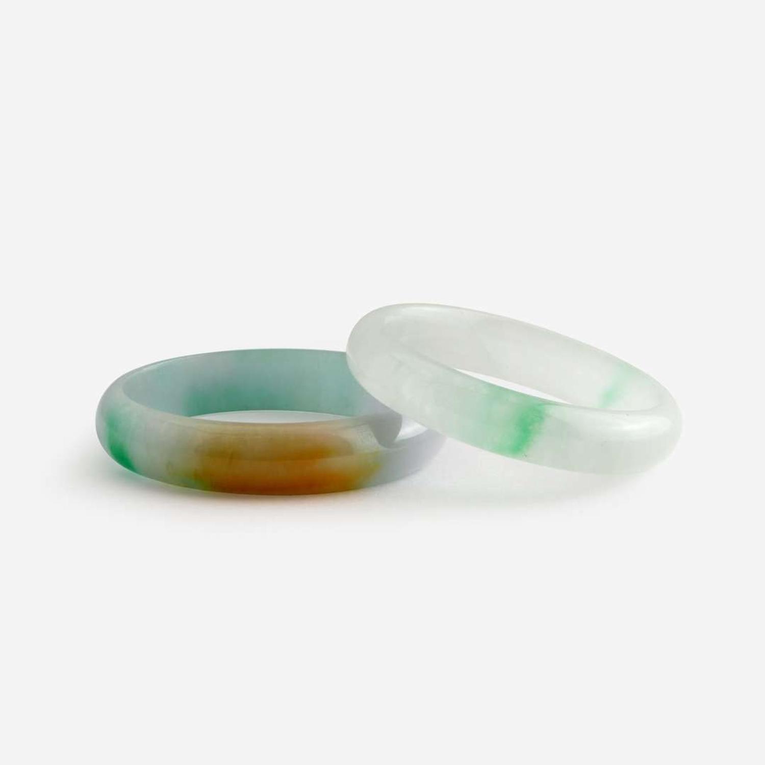 Two white and colored jadeite bangles 翡翠贵妃镯一组两件