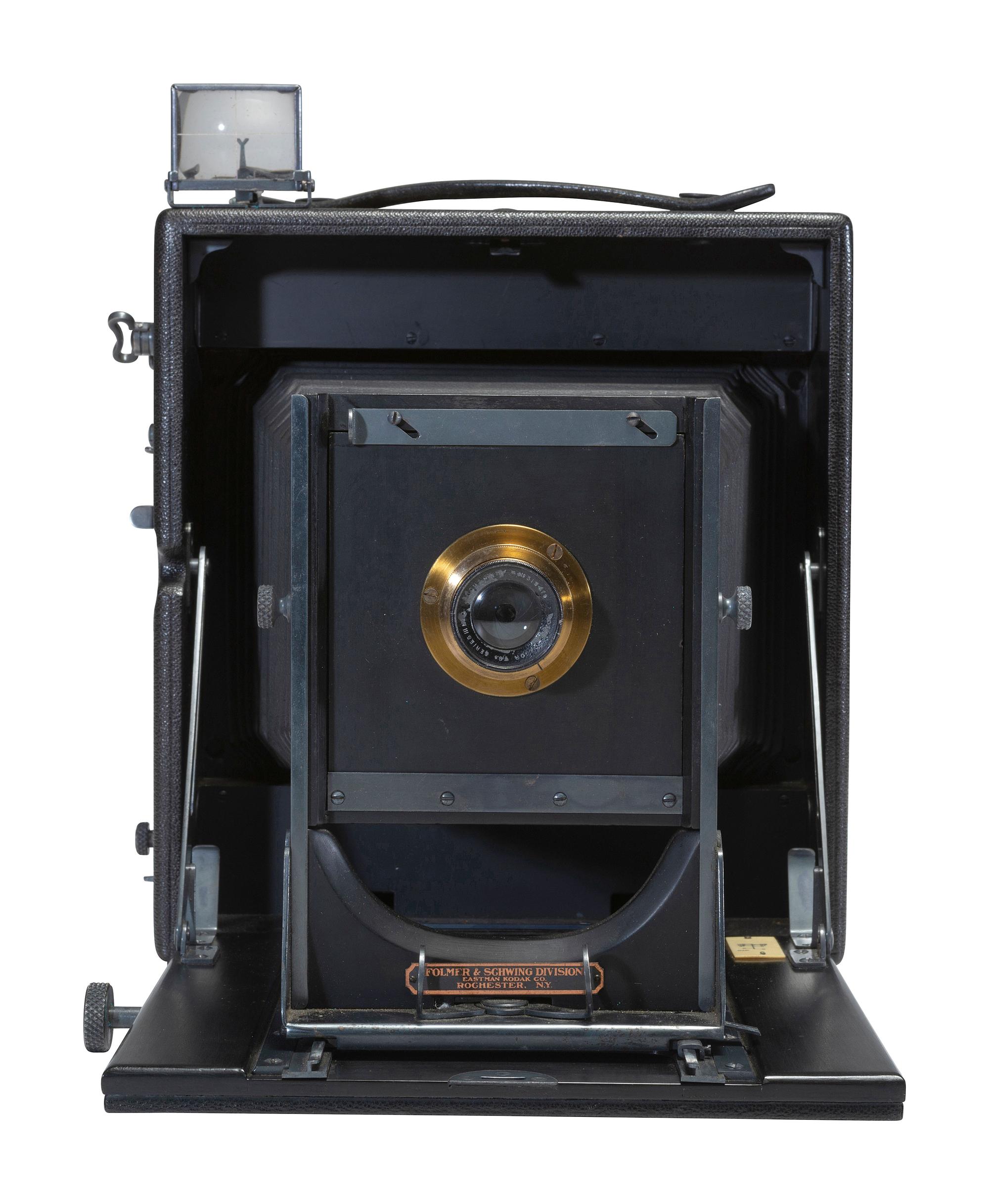 [CAMERAS]. Folmer and Schwing "graphic" camera with original case.