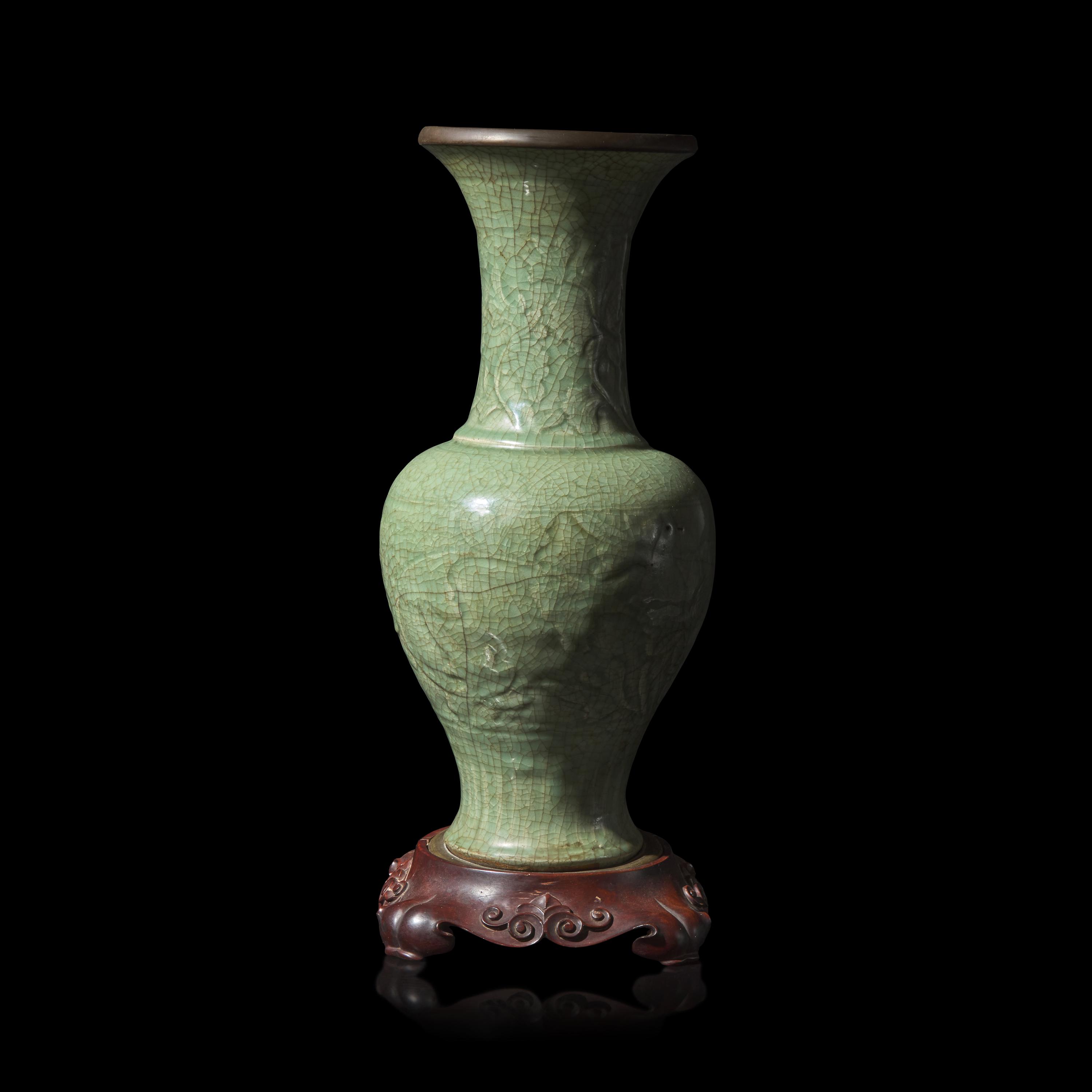 A Chinese Longquan Celadon Porcelain Yenyen Vase, Mid-Late Ming Dynasty — 明中晚期 龙泉青釉刻花凤尾尊