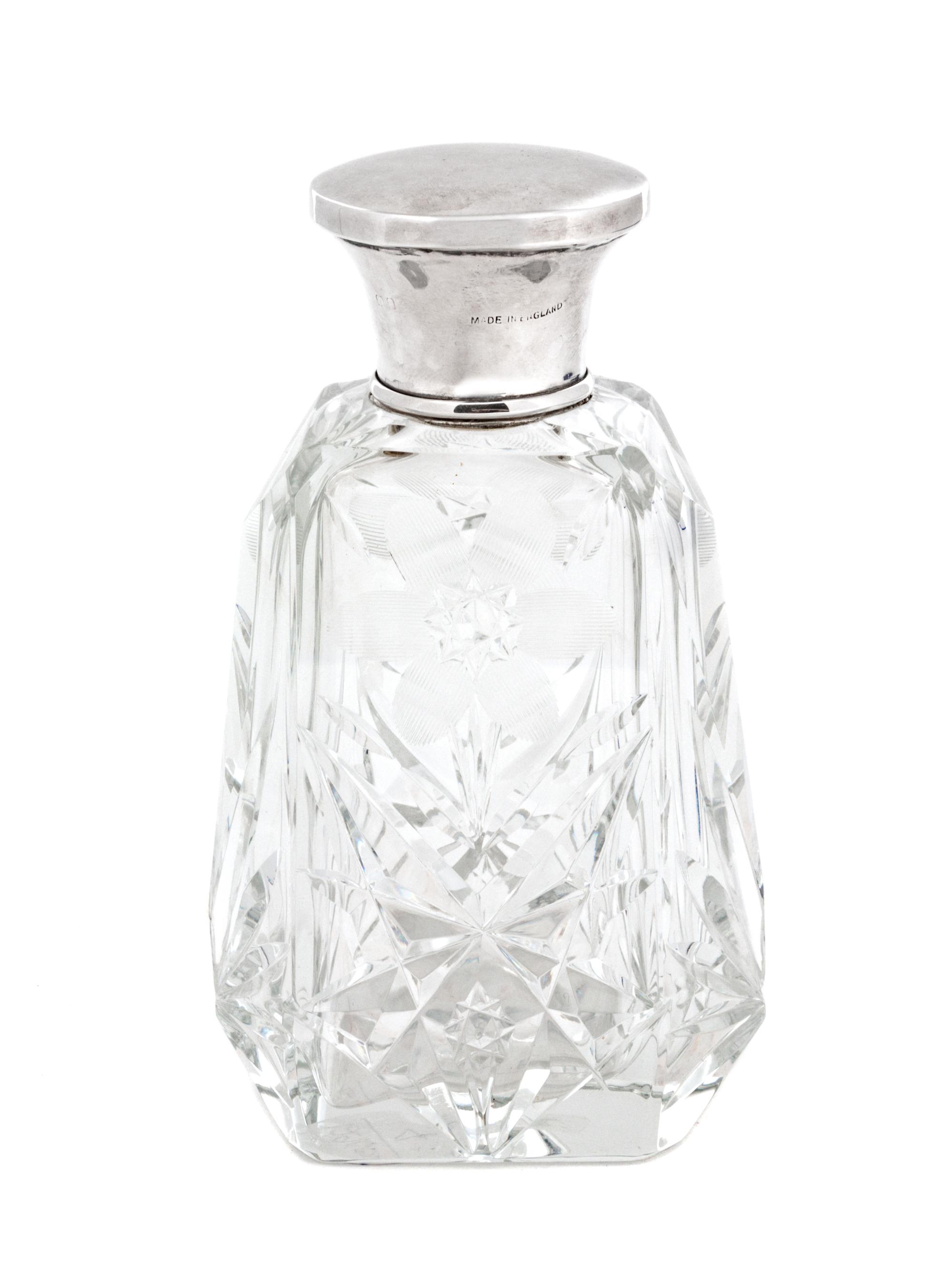 An English Silver Capped Cut Crystal Scent Bottle — EARLY 20TH CENTURY