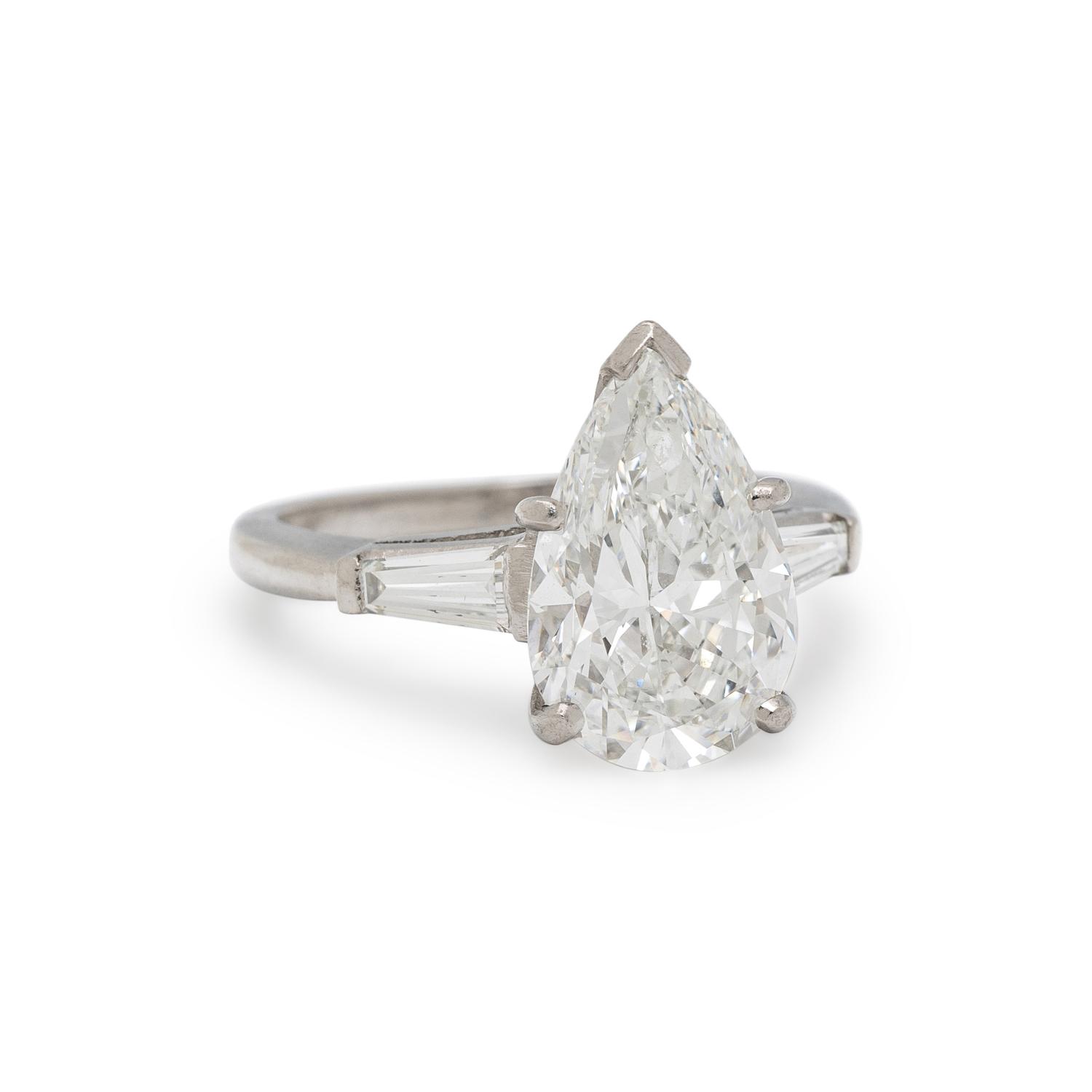 DIAMOND AND PLATINUM RING